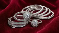 Striebro bude žiariť ako nové: rýchly spôsob, ako vrátiť šperkom pôvodný vzhľad