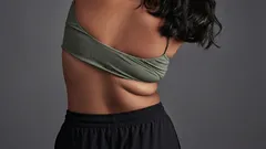 5 cvikov na užší pás bez kardio a bez náradia, ktoré zvládnete doma