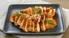 Ako premeniť suché kuracie prsia na šťavnaté jedlo: jednoduché kulinárske tipy